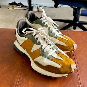 New Balance 327. Men’s 10.5